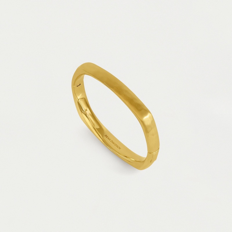 Mara Hinged Bangle – Gold