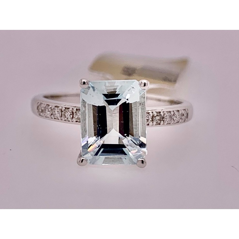 10K Aquamarine & Diamond Ring