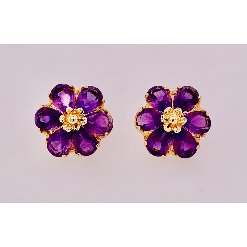 14K Yellow Gold Amethysts Earrings.