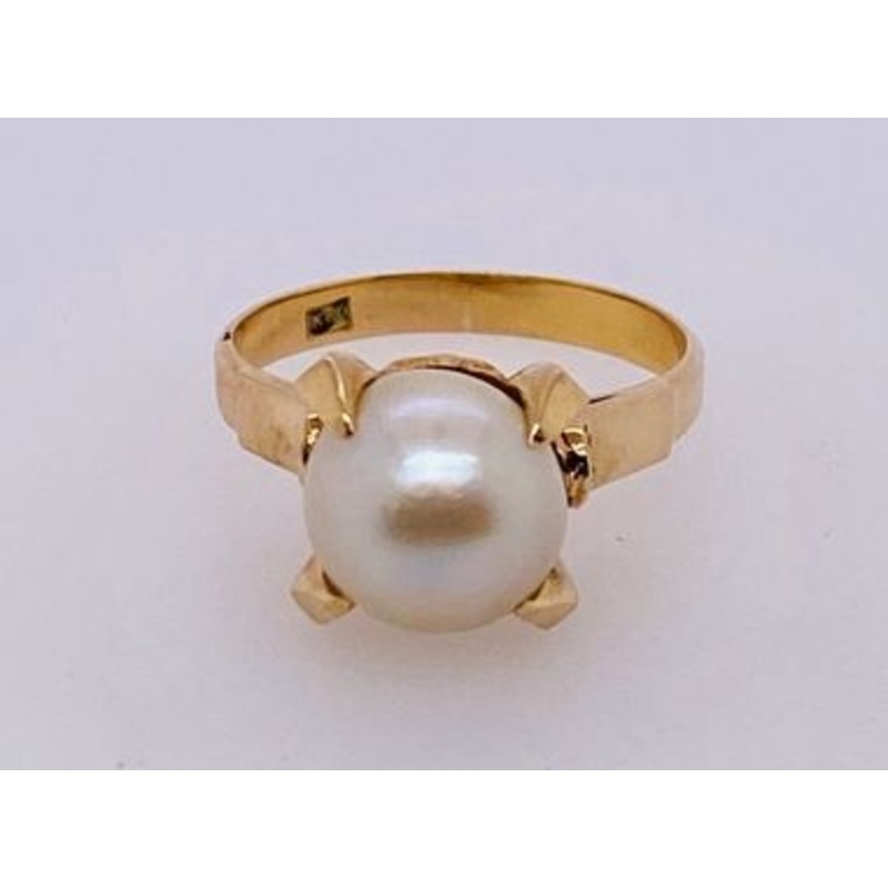 18K Cultured Pearl Ring