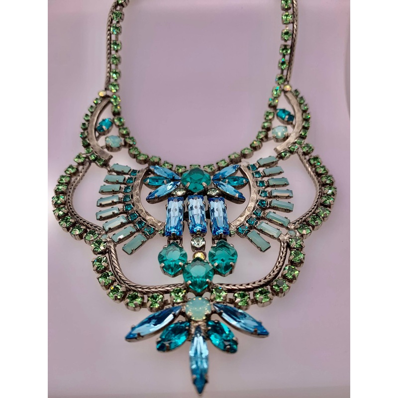 Scalloped Multi-Cut Crystal Statement Necklace