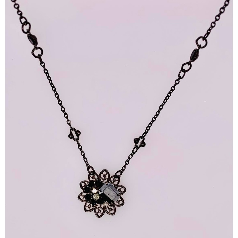 Lace Filigree Petal Pendant Necklace