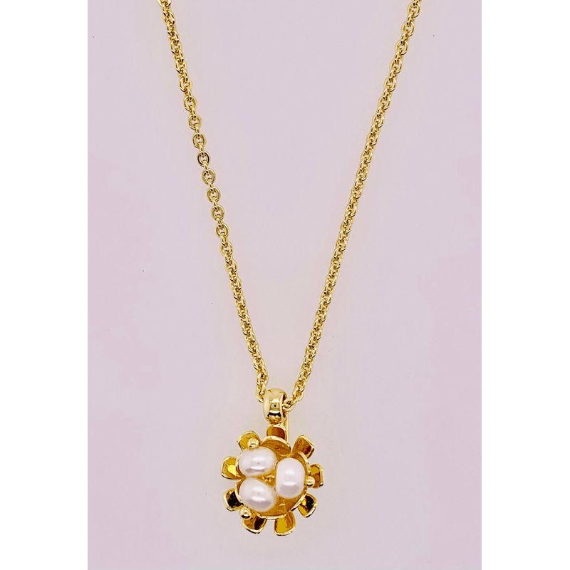 Nesta Pendant Necklace