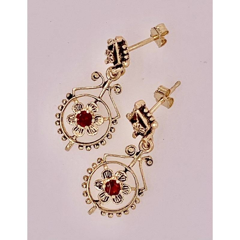 14K Estate Garnet Earrings