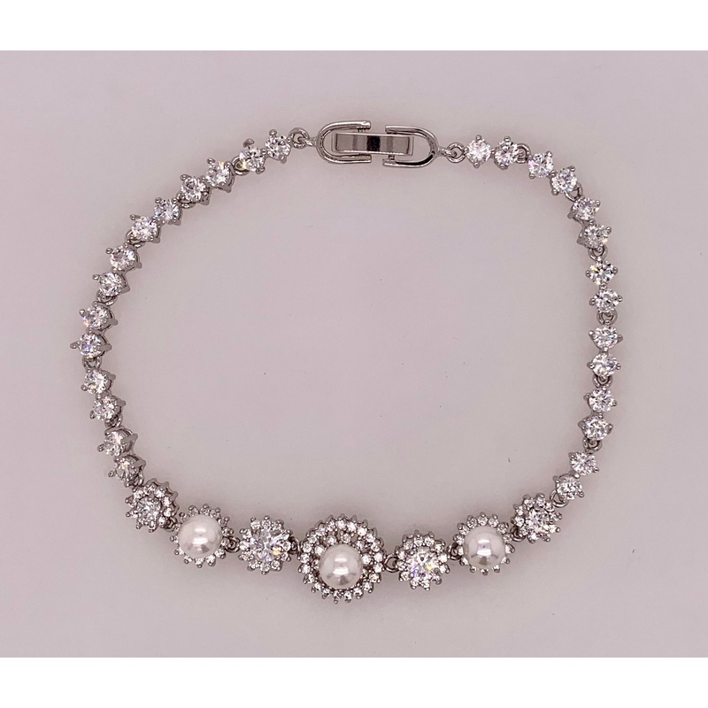 Fashion Pearl and Crystal Bracelet