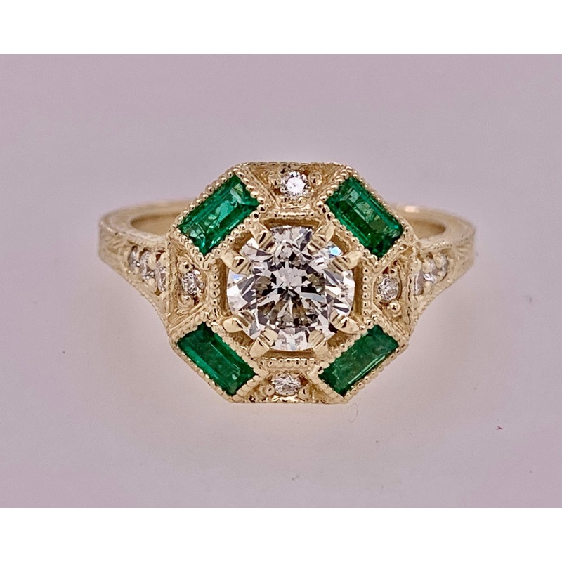 14K Gold Diamond & Emerald Ring