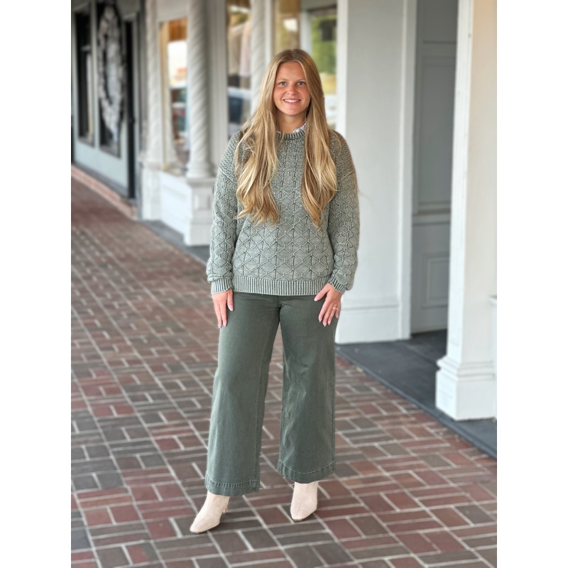 Charlie B Cropped Flare Twill Pants in Spruce