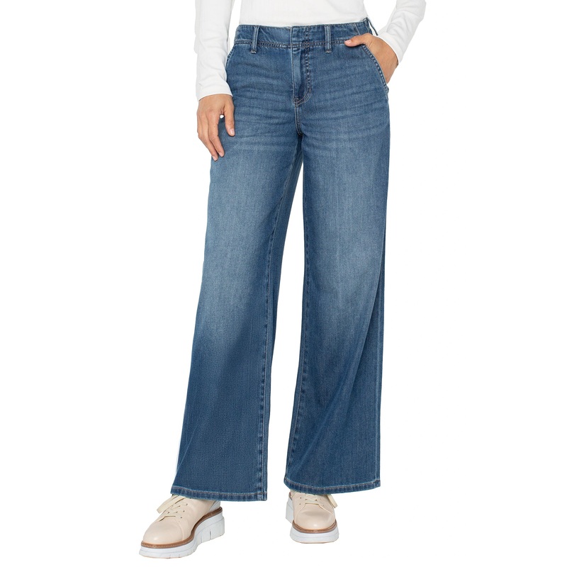Liverpool Los Angeles The Weekender Relaxed Jean in Walnut Creek