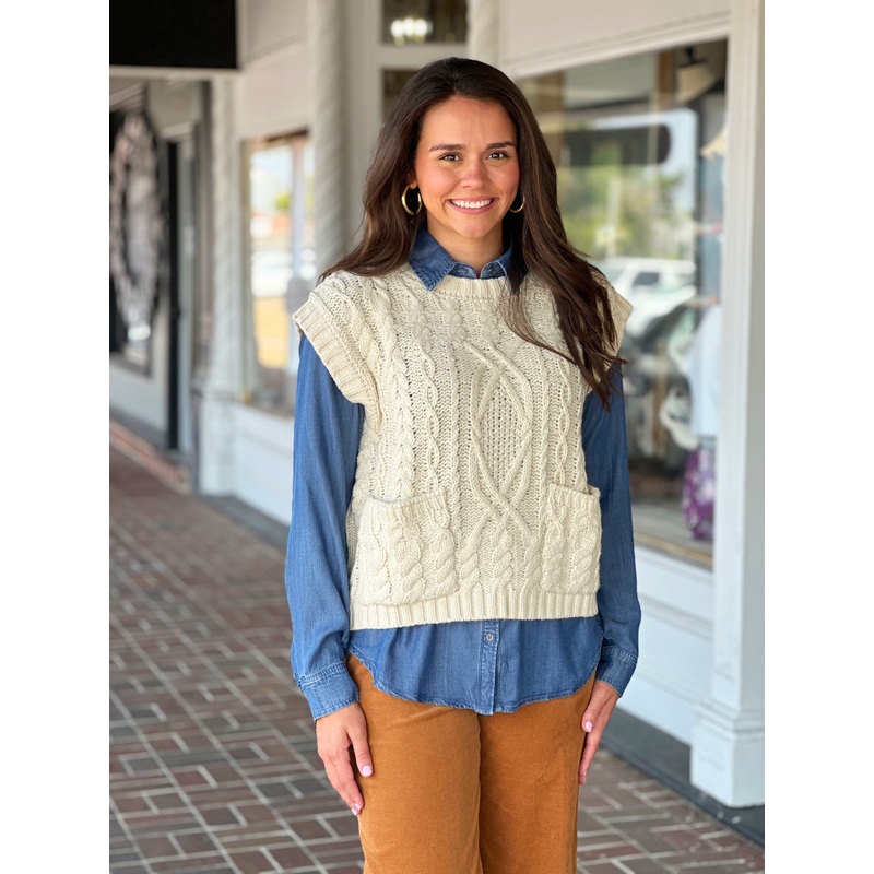 Chunky Cable Knit Sweater Vest in Cream